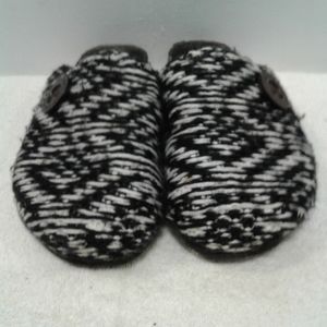 Muk Luks slipper mules